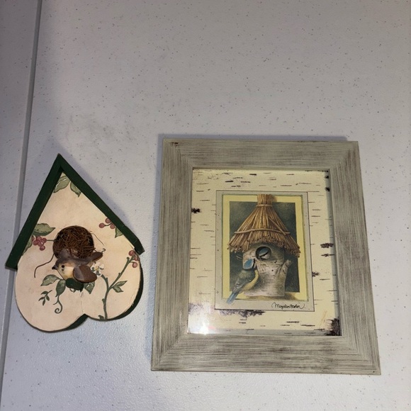 Cream and Green Wall Decor Accents - Picture 1 of 7